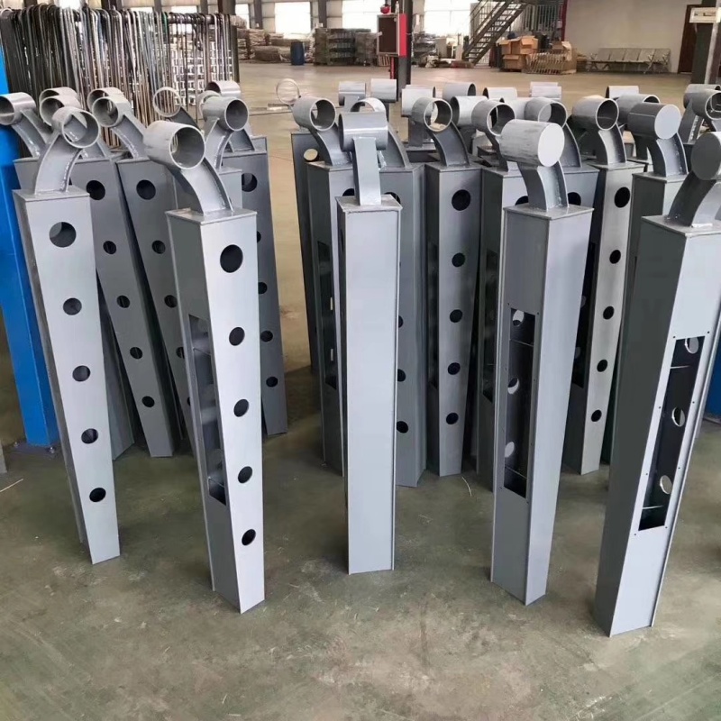 守護(hù)水域安全 雨湖、湘鄉(xiāng)、韶山河道護(hù)欄的專業(yè)制造與創(chuàng)新研發(fā)